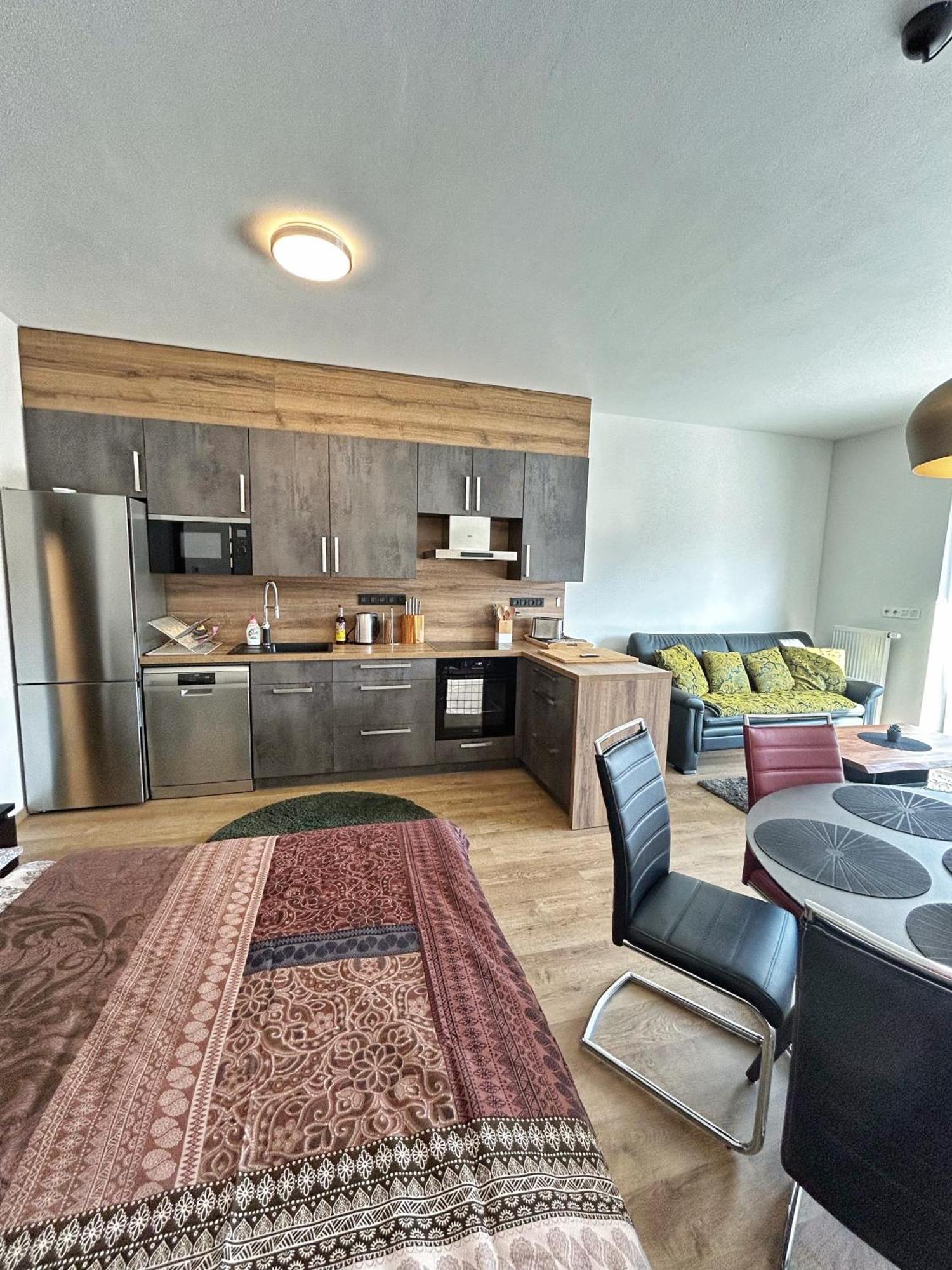 Apartman A3 Kasperky Slunny Moderni Apartman Na Horach كاسبيرسكي هوري المظهر الخارجي الصورة